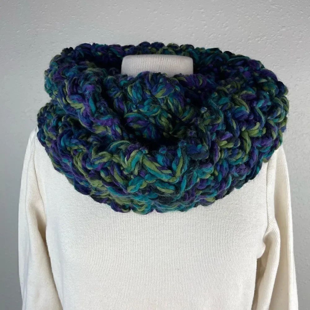Large Knit Infinity Scarf EUC - Picture 2 of 2